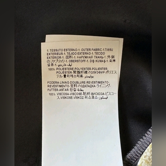 Versace Heritage Print Logo Womens Black/Gold Shorts 4 US (38) NWT With Box - Picture 9 of 16